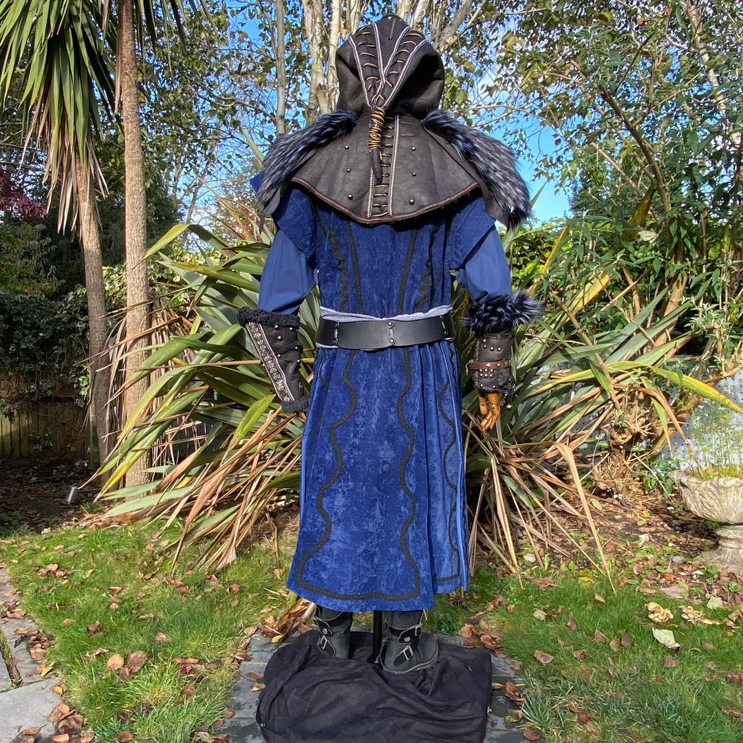 Storm Mage Set - 6 Pieces (Waistcoat, Hood, Vambraces, Tunic, Belt & Sash)