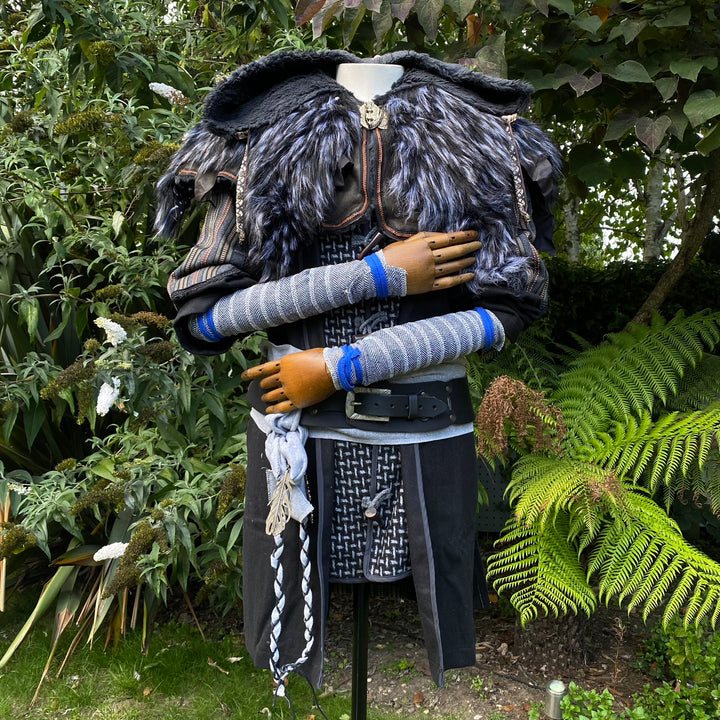 Medieval Wrap Set - 3 Pieces; Arm Wraps, Leg Wraps, Sash - Blue & White Herringbone Wool - Chows Emporium Ltd