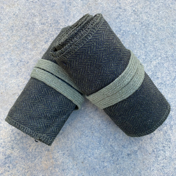 Set of Medieval LARPing Arm Wraps, Leg Wraps, and Decorative LARP sash. They are coloured Green & Black, made out of a Herringbone Wool mixture which is used to keep sleeves and trousers out of the way and you warm. These Viking Arm & Leg Wraps, and Sash are perfect for your LARP character, Cosplay event, or Ren Faire. 