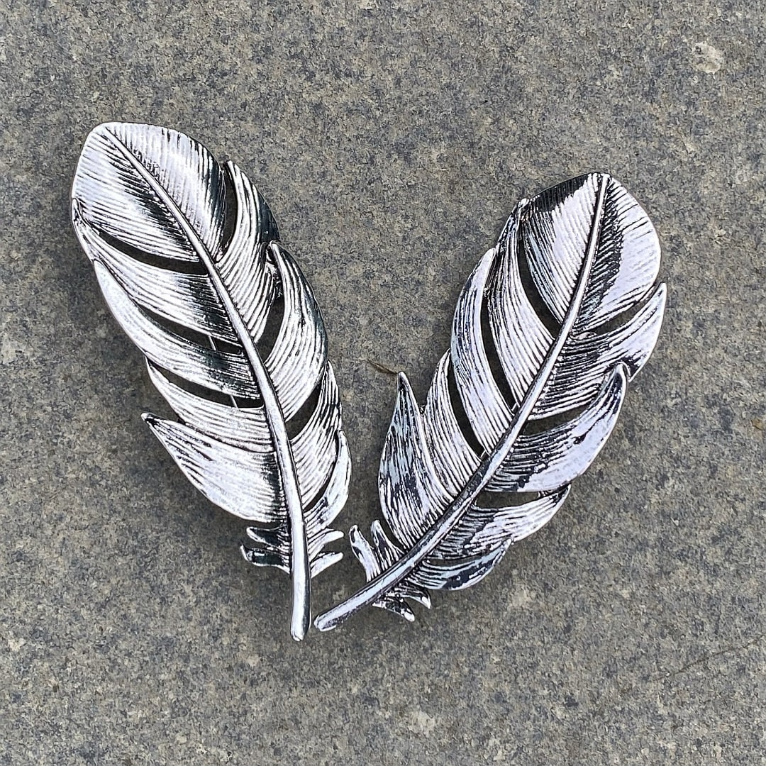 Silver 2025 feather pin