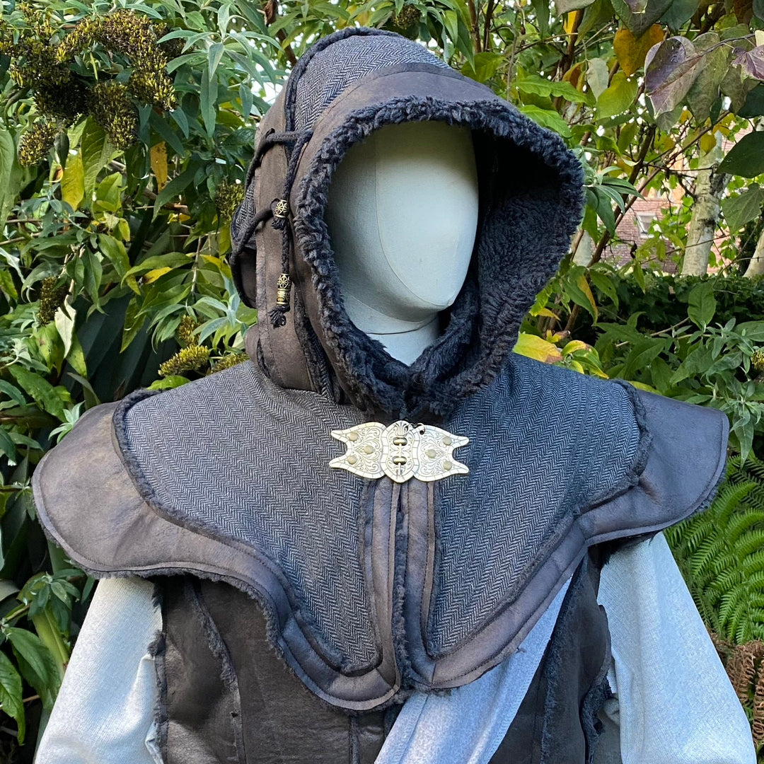 This Layered LARP Hood in Black Faux Leather has a Fleece Lining in Black. This Viking Hood is Water Resistant towards rain. The Medieval Hood covers your shoulders and provides warmth. Perfect for your LARP Character and LARP Costume, Cosplay Event, and Ren Faire.