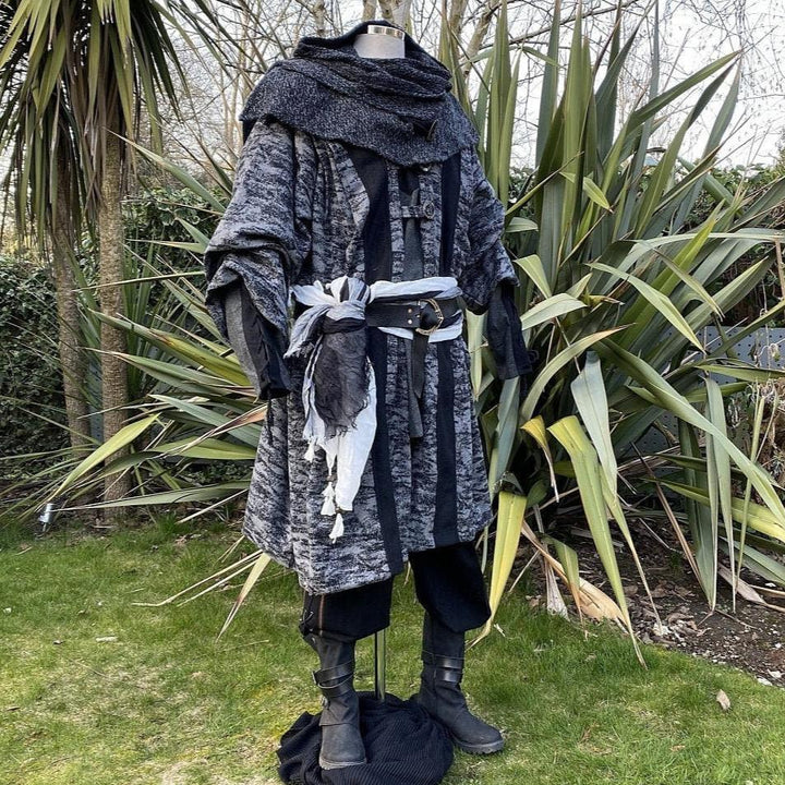 Battle Mage Dark LARP-Outfit – 4-teilig; grau-schwarze Robe mit Kapuze, Tunika, Kapuze, Hose