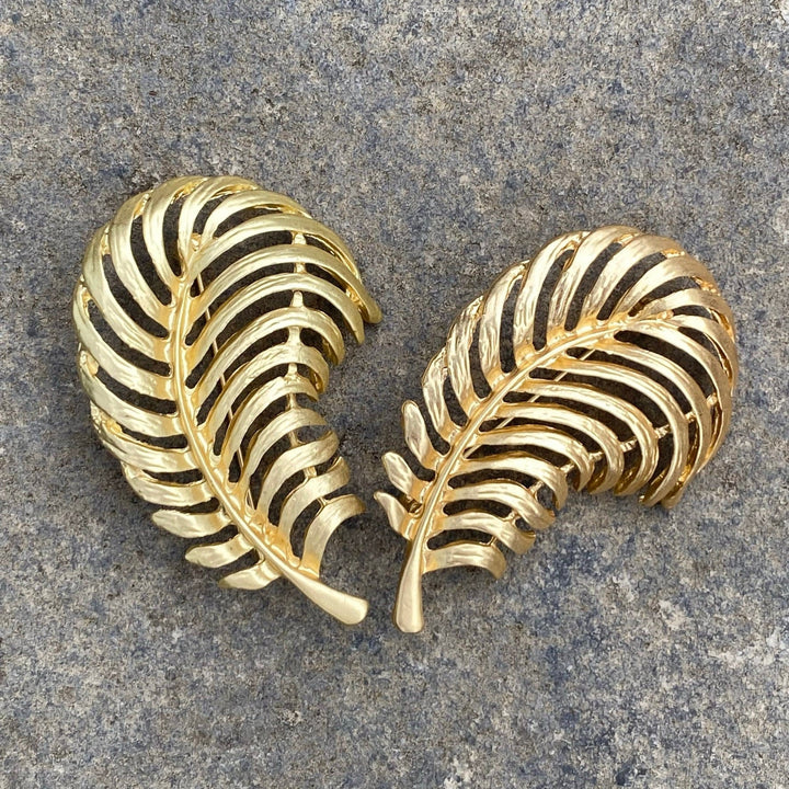 Brooch, Pack of 2, Stylised Fern, Pin, House Sigil, Gold LARP Accessory, for Cosplay, Renaissance Faire, Vikings, Medieval History Costumes - Chows Emporium Ltd
