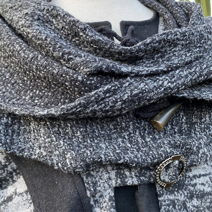 Battle Mage Dark LARP-Outfit – 4-teilig; grau-schwarze Robe mit Kapuze, Tunika, Kapuze, Hose
