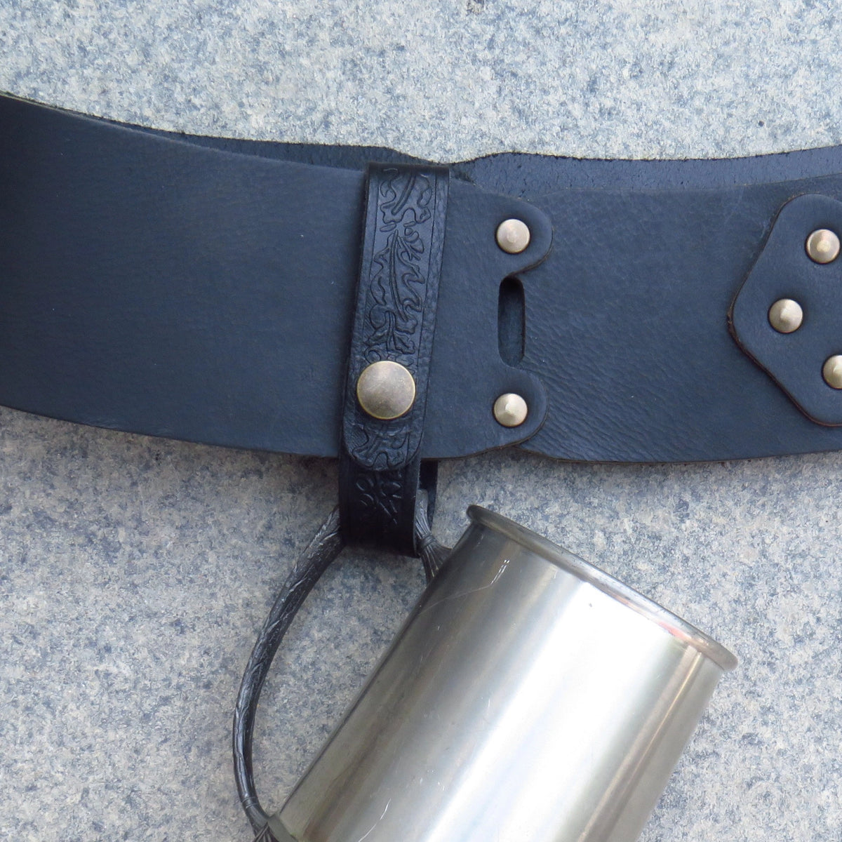 Leather Tankard Loop in 5 colours- Leaf Pattern