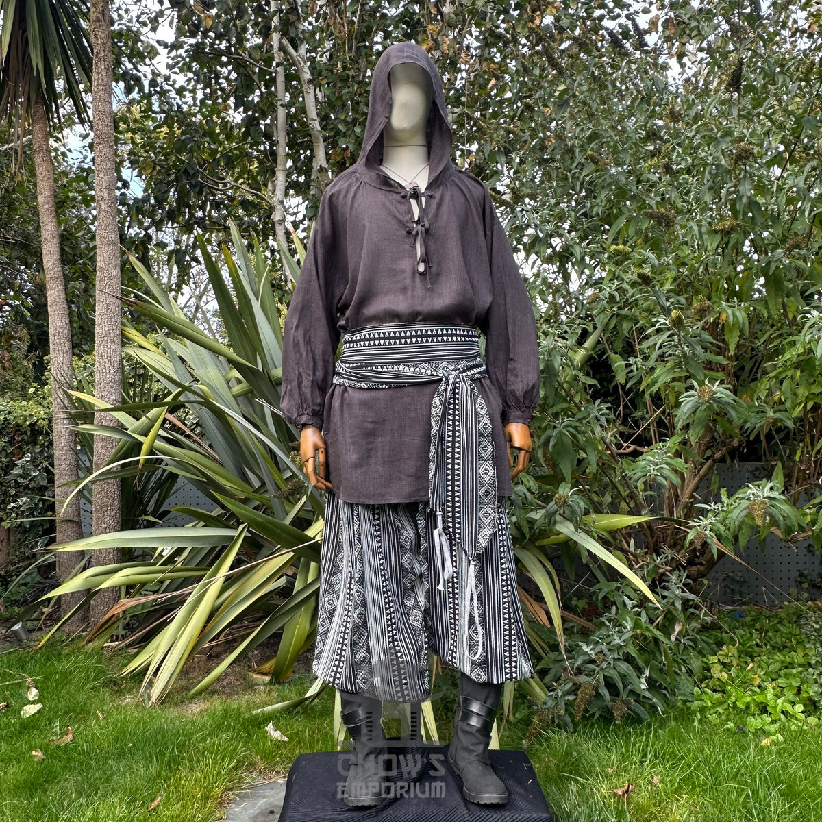 Hooded medieval shirt in grey cotton and linen, front view for LARP.