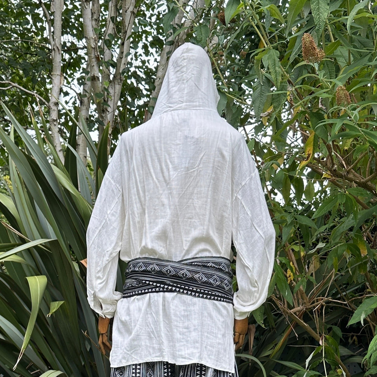 hooded medieval shirt in white cotton linen for Ren faire.