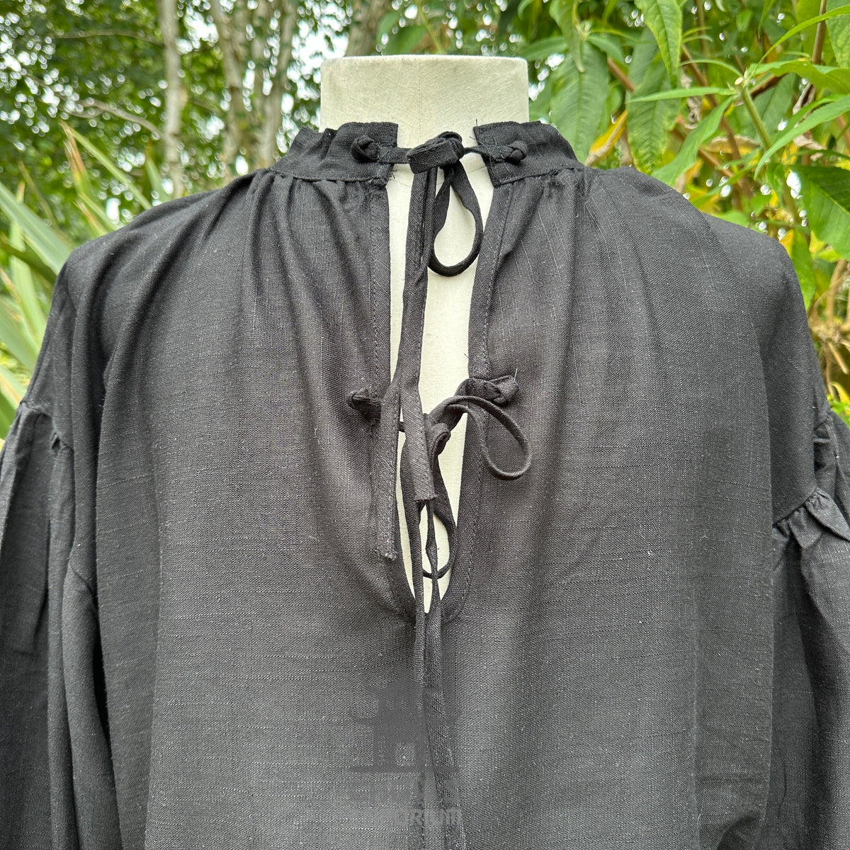 Black medieval LARP shirt in cotton and linen, front view.