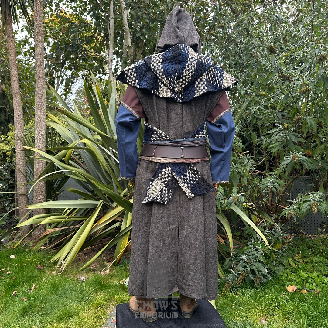 Medieval Ranger - 6 Pieces (Robe, Tunic, Pants, Hood, Belt, Sash)