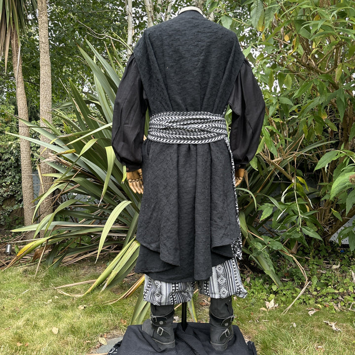 Tenue de LARP Storm Wizard - 5 pièces ; Gilet effet suède bleu, capuche, tunique, brassards, ceinture