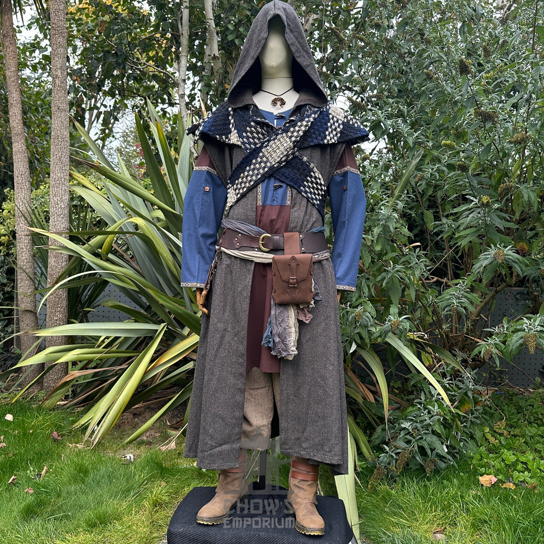 Medieval Ranger - 6 Pieces (Robe, Tunic, Pants, Hood, Belt, Sash)