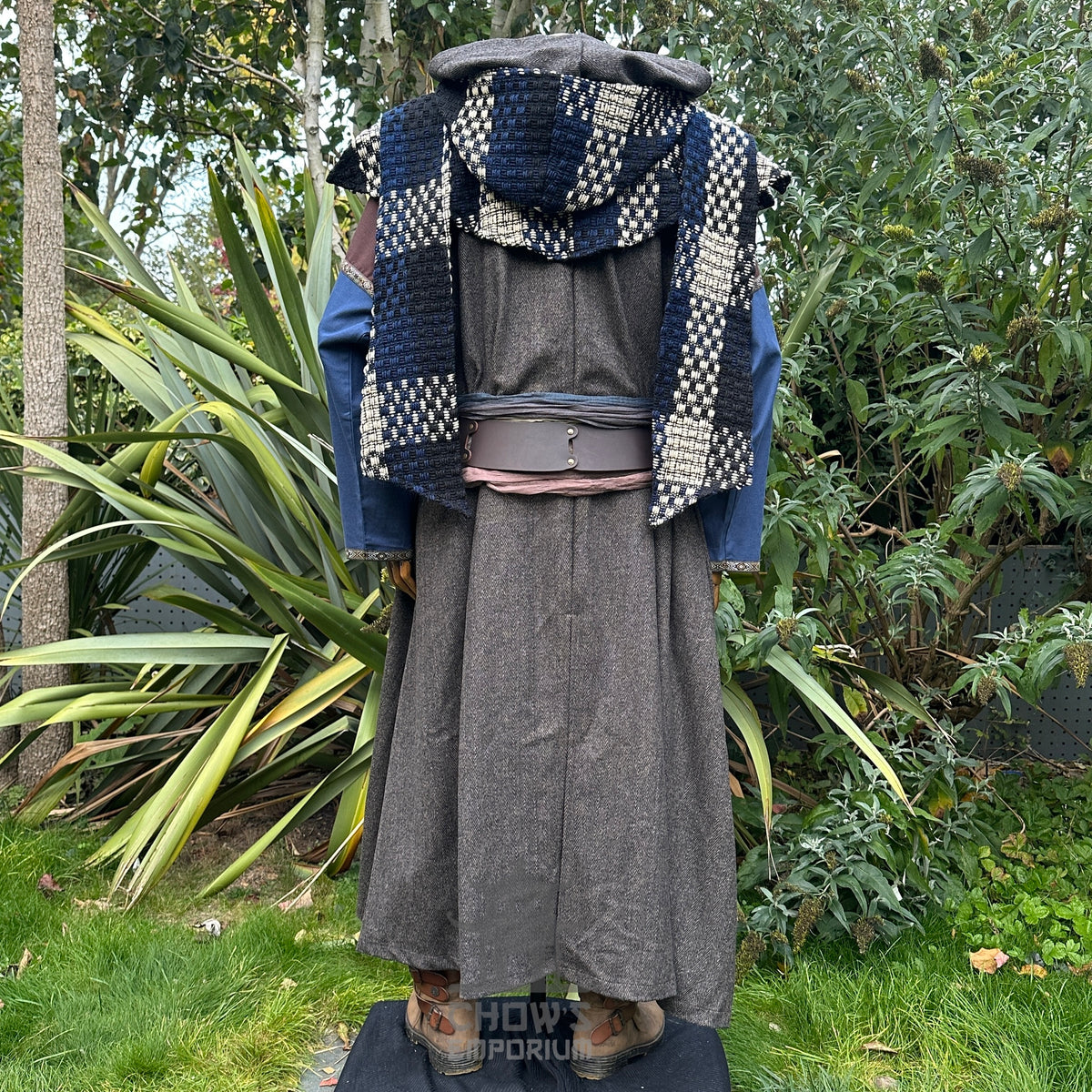 Medieval LARP ranger outfit, back view: grey robe, blue tunic, checkered hood.