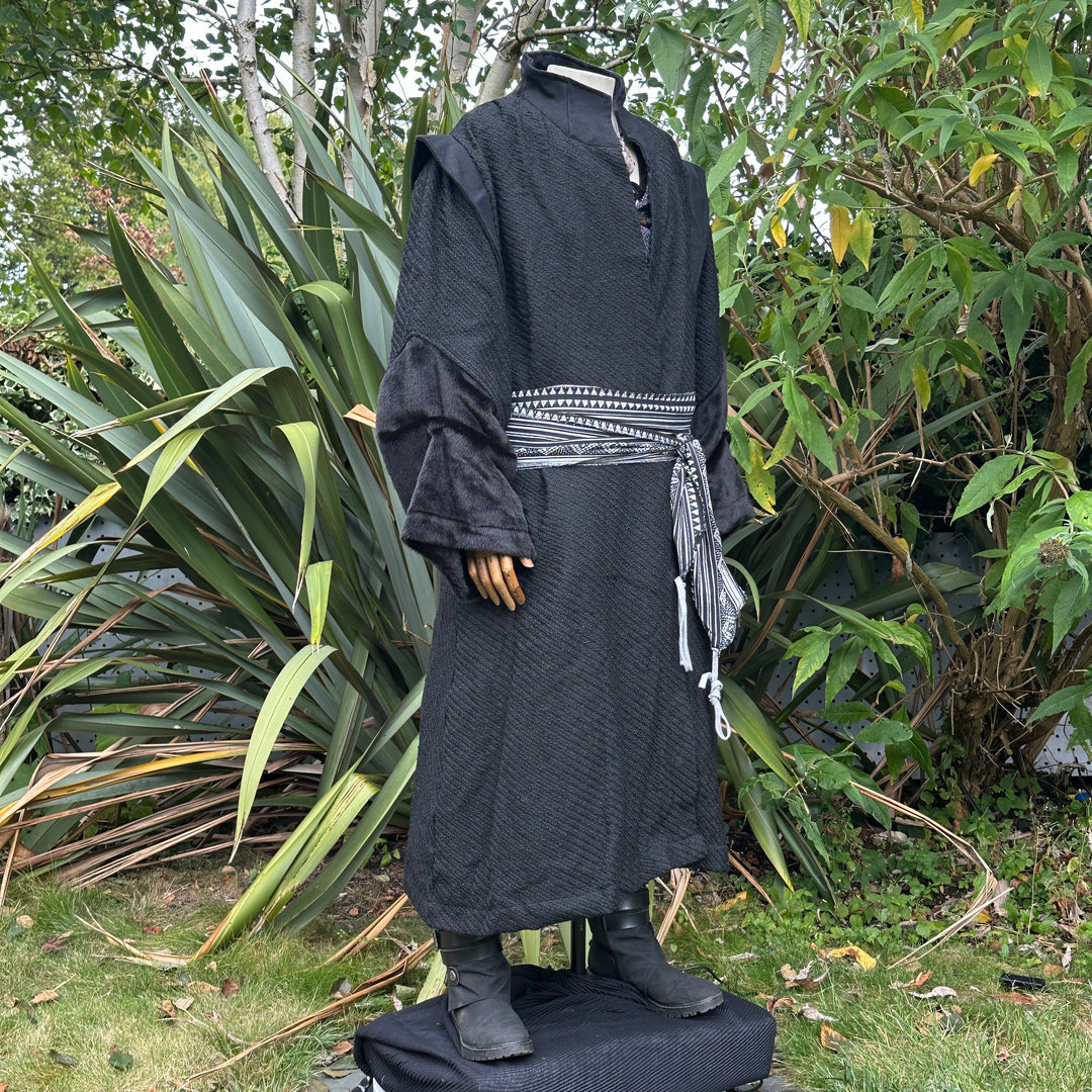 Robe LARP à capuche - Laine à motifs marron et noir - Ajustement ample mi-longueur à manches longues