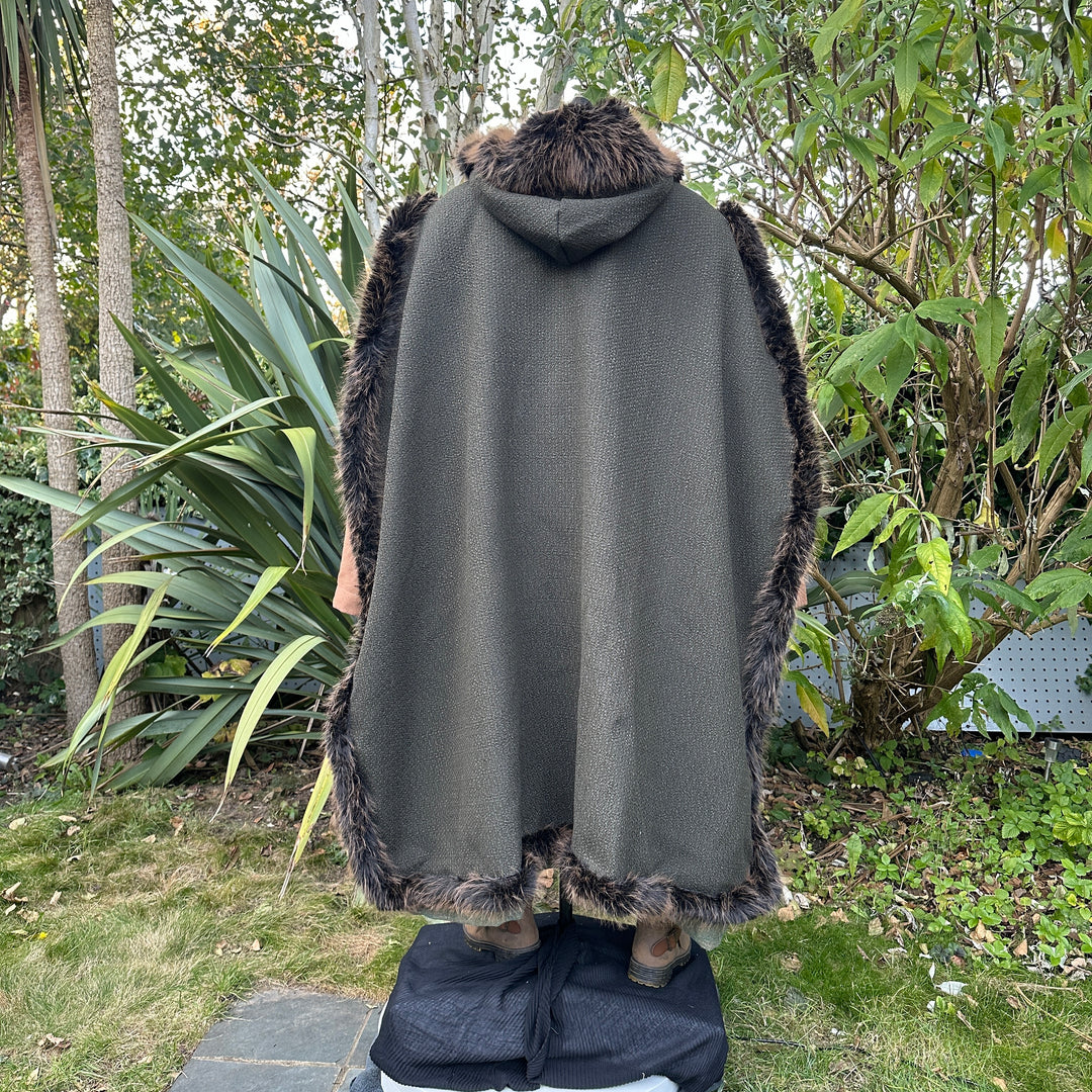 Robe LARP à capuche - Laine à motifs marron et noir - Ajustement ample mi-longueur à manches longues