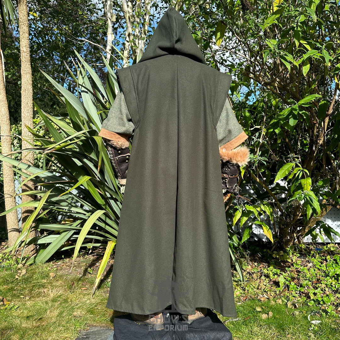 Azure Warrior LARP-Outfit – 6-teiliges Set; gepolsterte Gambeson-Jacke, Kapuze, Tunika, Hose, Gürtel