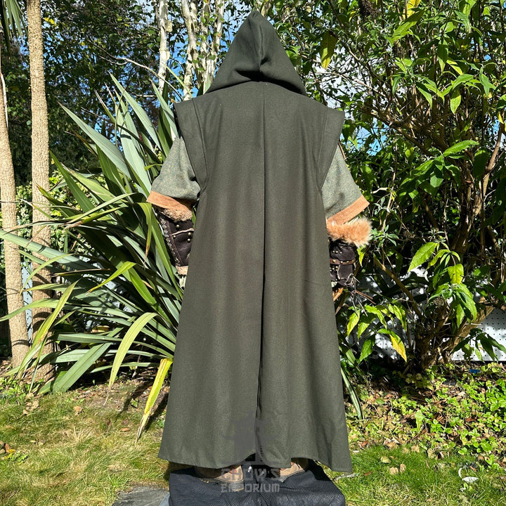 Azure Warrior LARP-Outfit – 6-teiliges Set; gepolsterte Gambeson-Jacke, Kapuze, Tunika, Hose, Gürtel