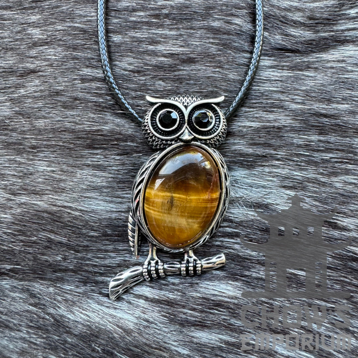 Amber owl necklace in silver finish for LARP, featuring gemstone chest.