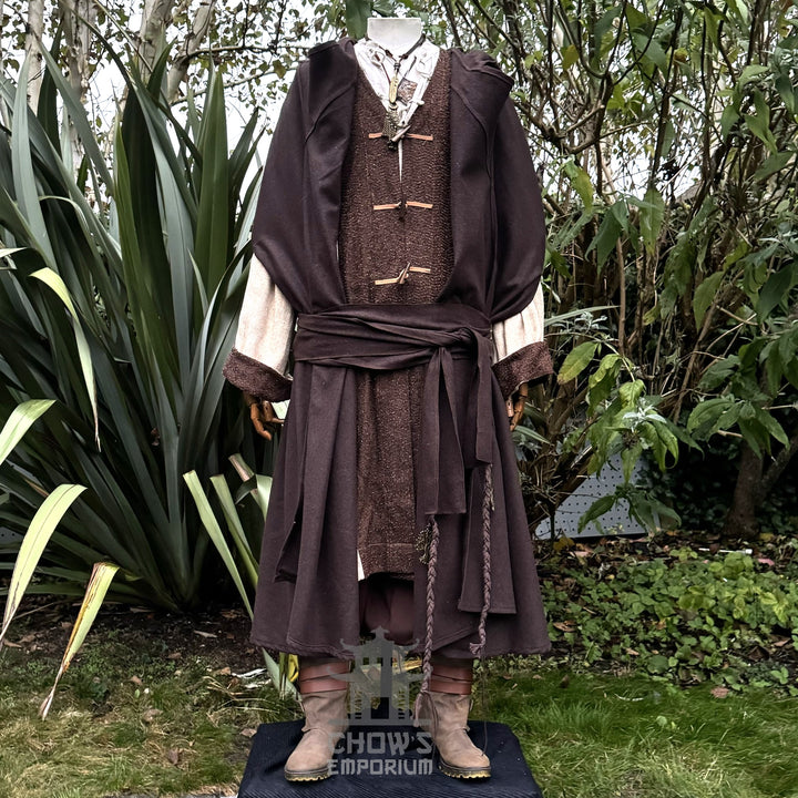 Merchant Trader Outfit - 5 pieces (Cloak, Tunic, Trousers, Sash, Necklace)