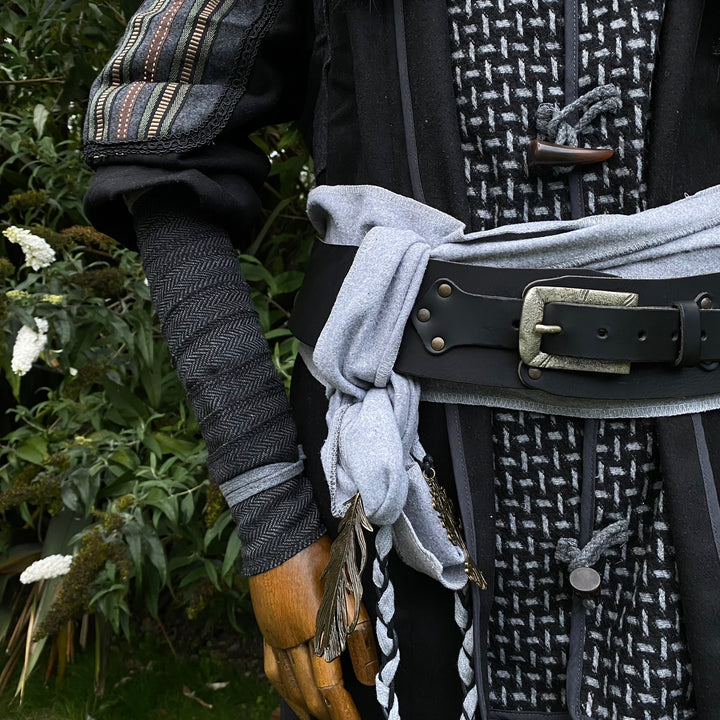 Mittelalterliche Beinwickel - Schwarze Wickelgamaschen aus Wollmischung mit Fischgrätenmuster - Geschenkideen