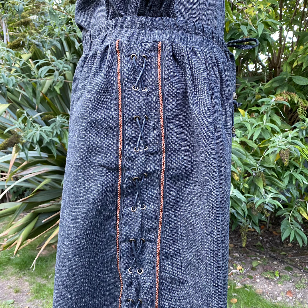 Pantalon LARP Hero - Pantalon ample en laine noire avec dentelle latérale et tressage