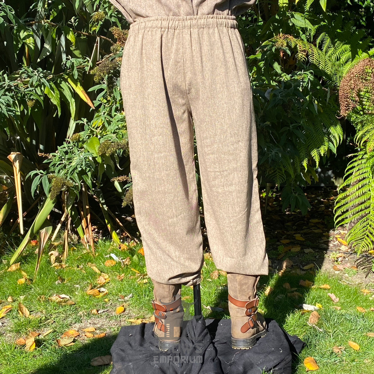 woolen medieval straight-leg pants for fantasy wear.