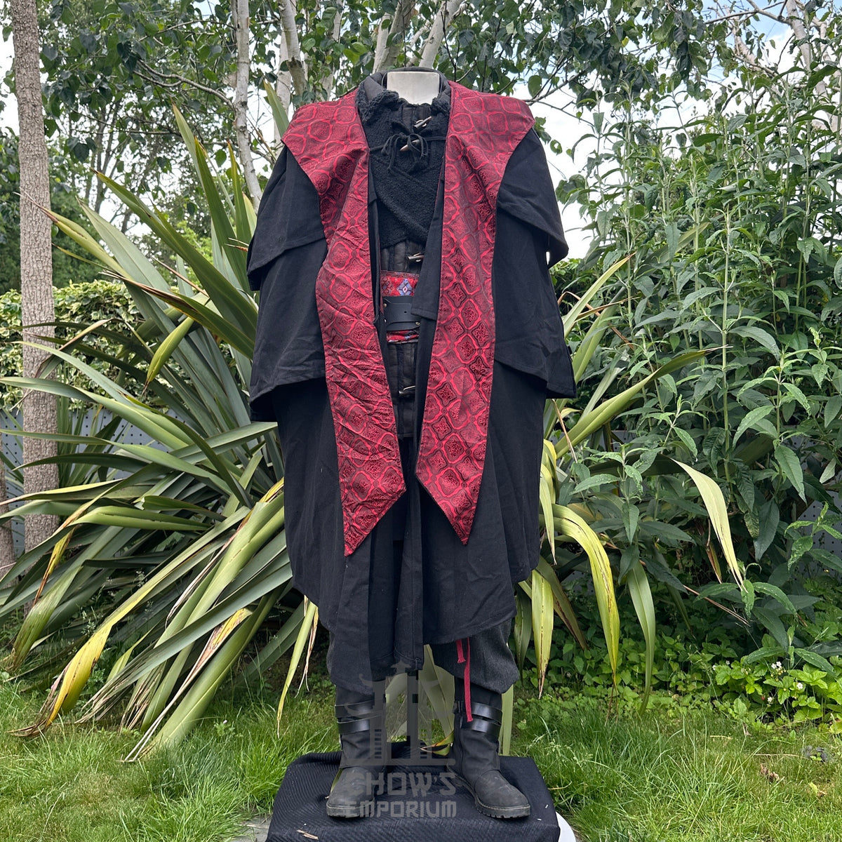 Full-length view of black and red layered LARP cloak, authentic medieval fantasy cosplay costume.