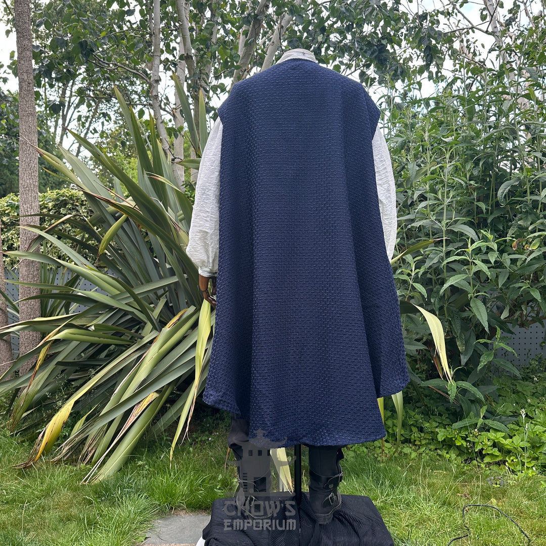 Gilet patchwork orné médiéval - Tissu en faux cuir noir avec doublure en polaire