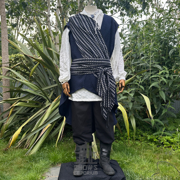 Gilet patchwork orné médiéval - Tissu en faux cuir noir avec doublure en polaire