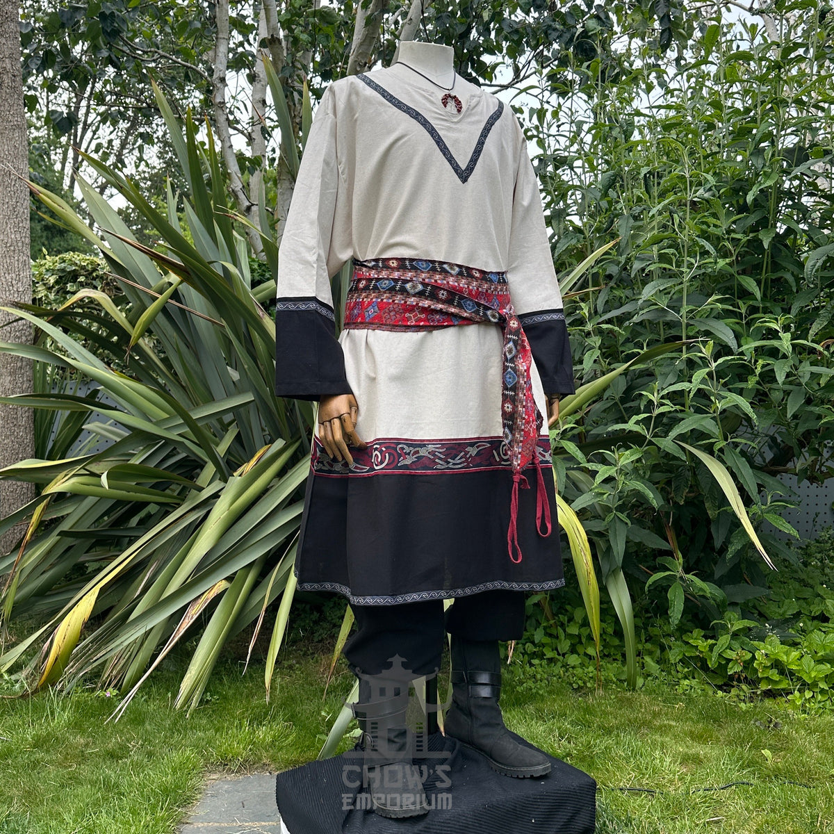 Medieval LARP warrior set with red sash, front view.