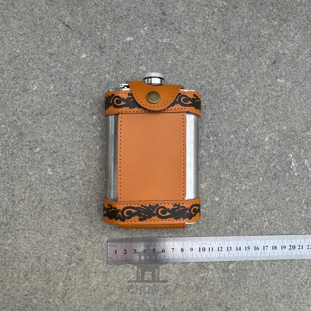 9oz Hip Flask with Leather Holder