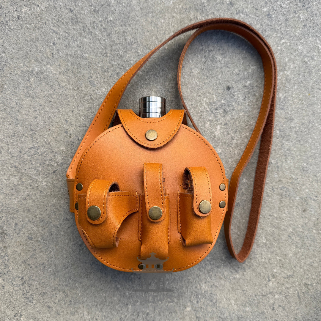Adventurer’s 42oz Leather Hip Flask and Carrier