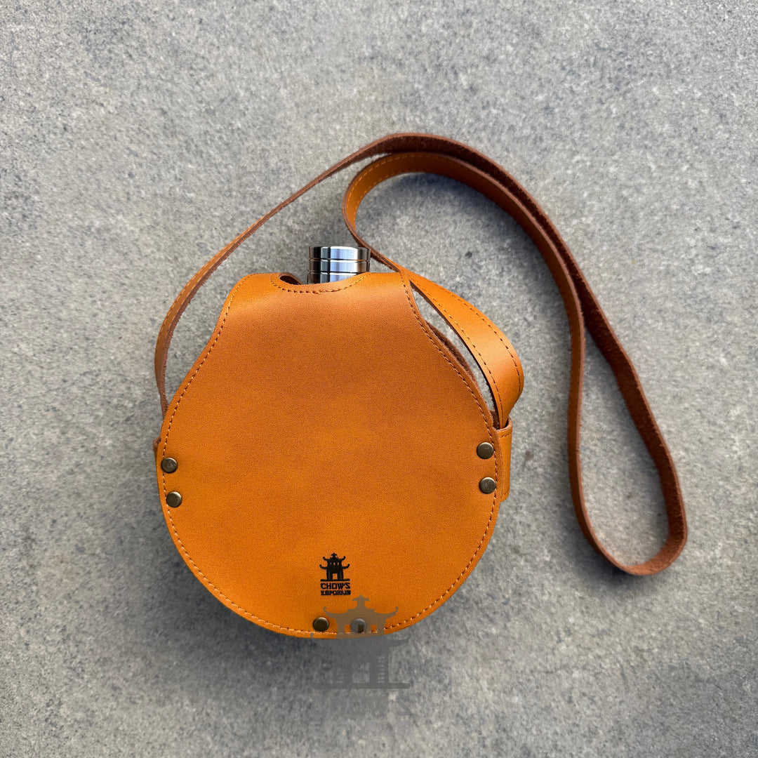 Adventurer’s 42oz Leather Hip Flask and Carrier