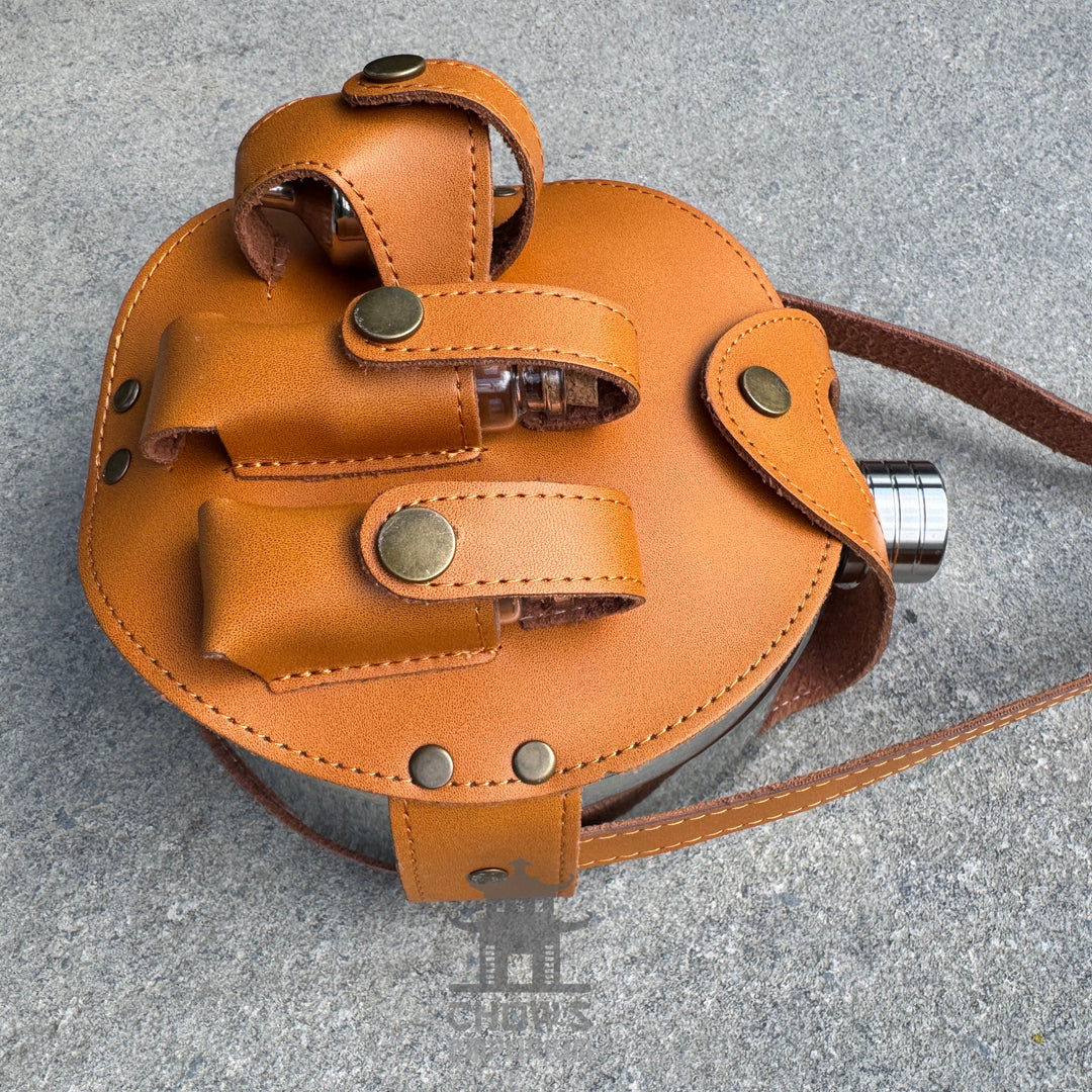 Adventurer’s 42oz Leather Hip Flask and Carrier
