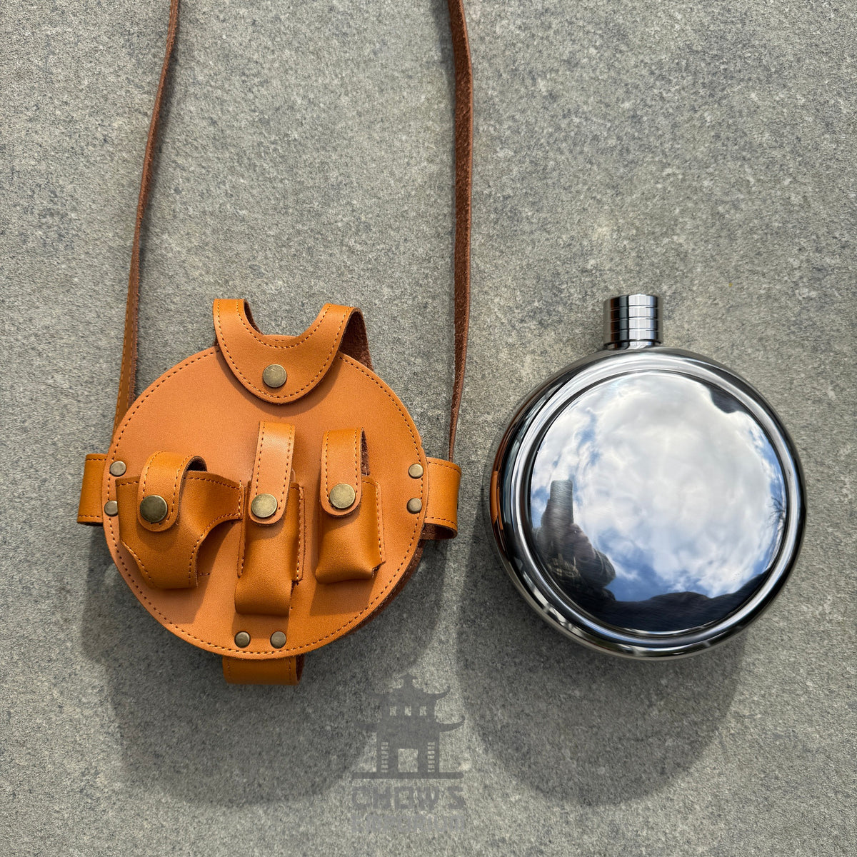 Adventurer’s 42oz Leather Hip Flask and Carrier