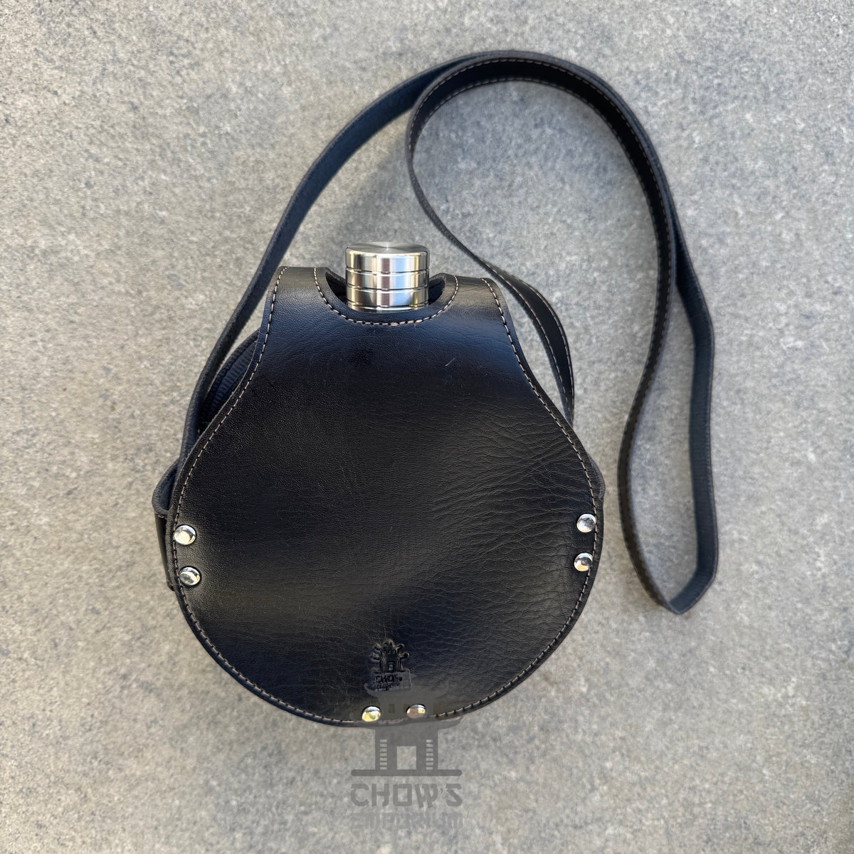 Adventurer’s 42oz Leather Hip Flask and Carrier