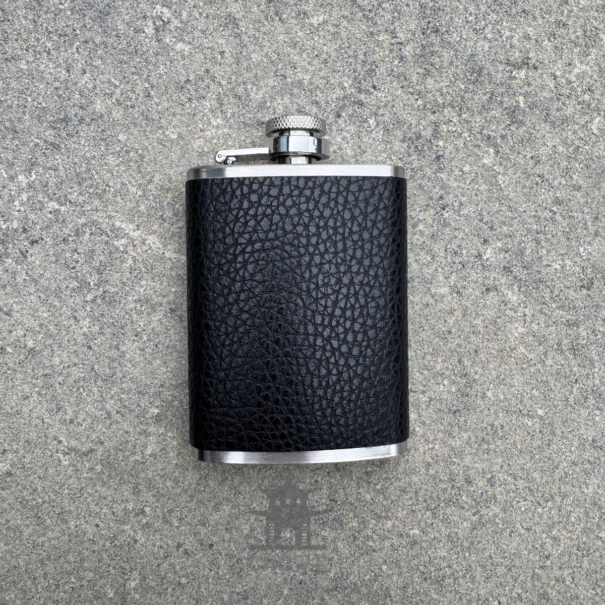 Ranger 18oz Leather Hip Flask with Mini Flask and Pouches
