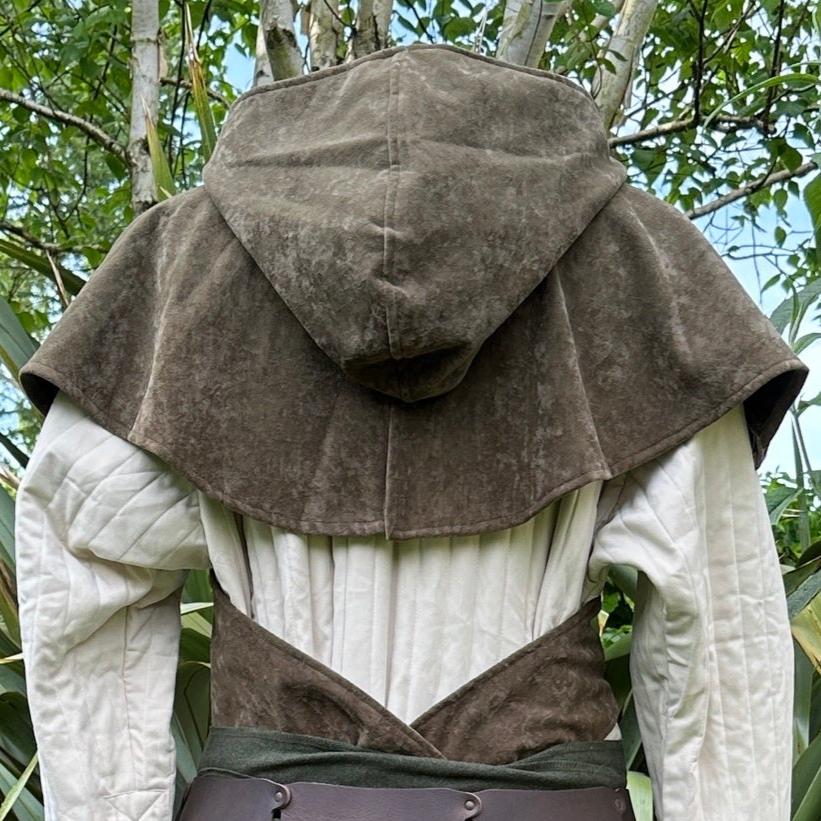 LARP-Outfit für Schurken-Druiden – 7 Teile: Jacke, Kapuze, Armschienen, Tunika, Hose, Gürtel, Schärpe