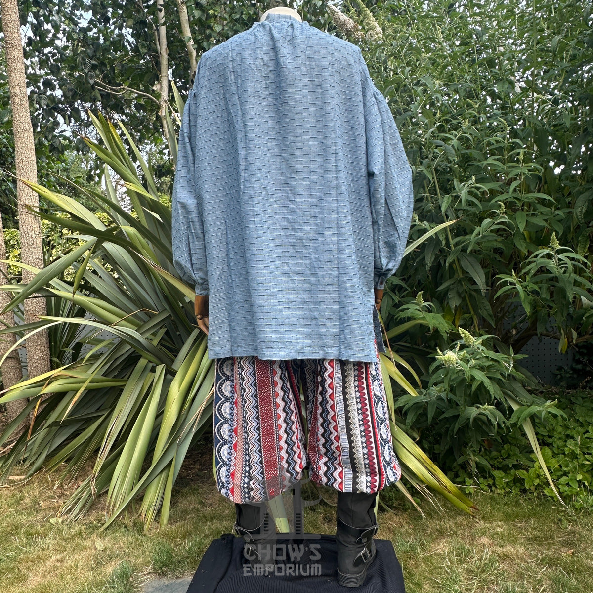 Medieval blue textured cotton-linen shirt, rear view.