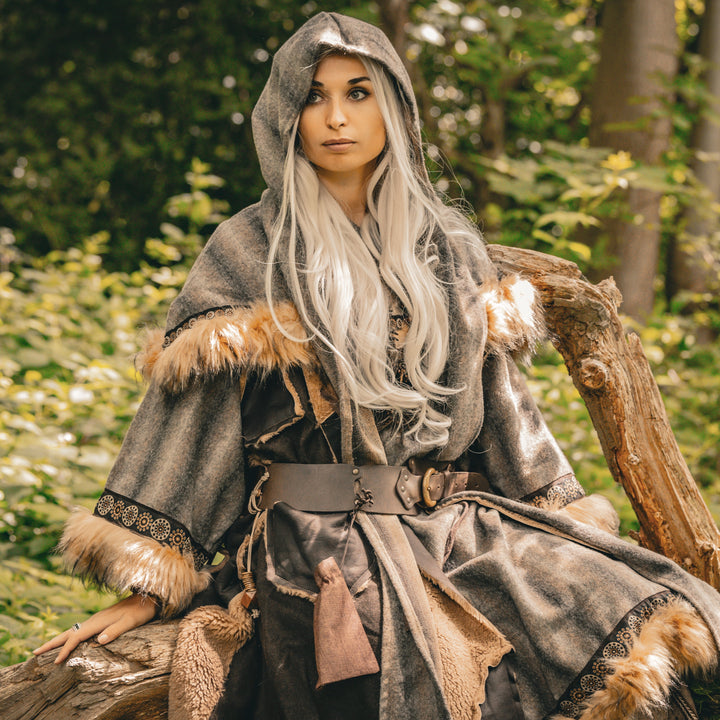 LARP Mohair-Basisoutfit - 2-teilig: Braune und graue Mohair-Tunika und Kapuze