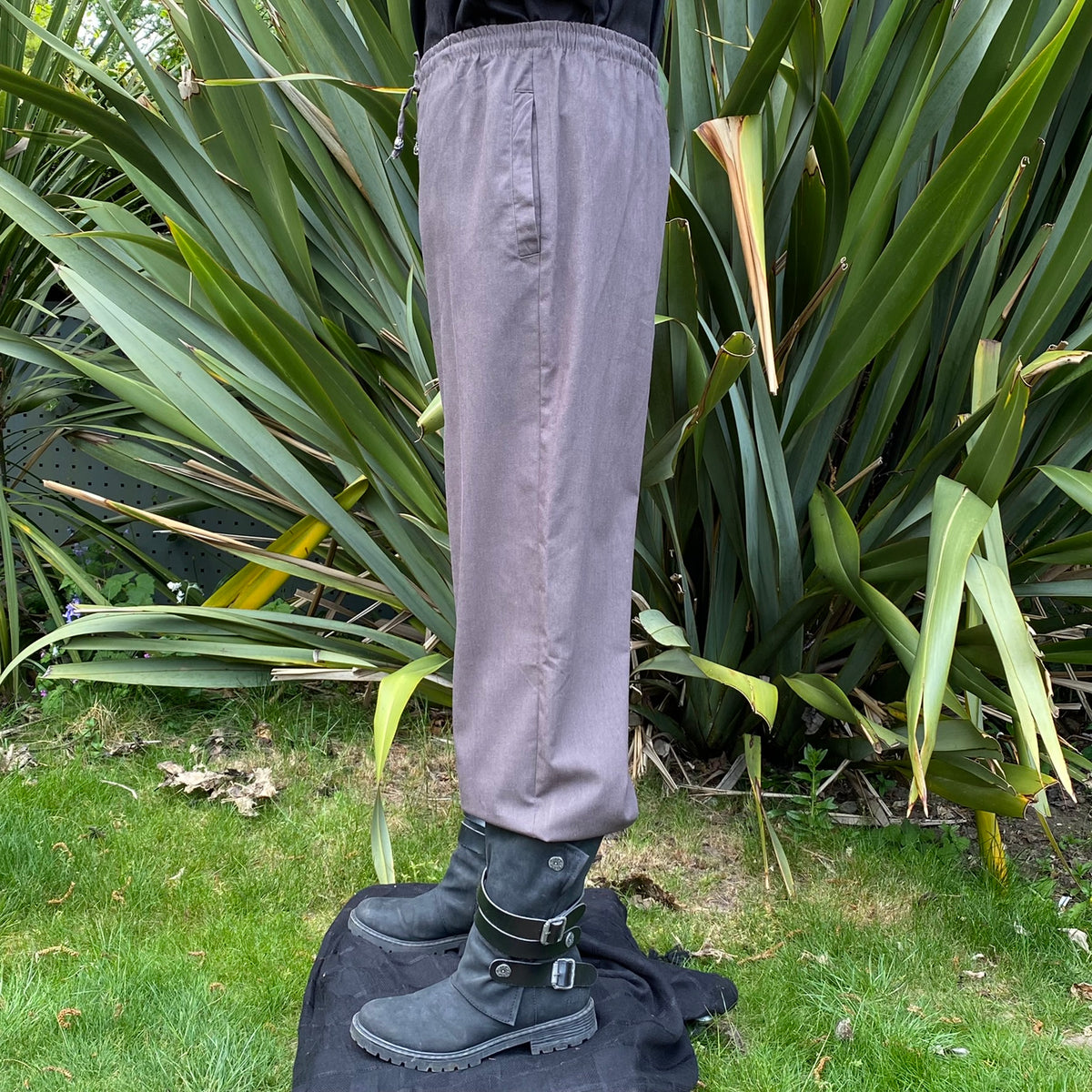 Optional grey Viking Pants in calf-tapered cut
