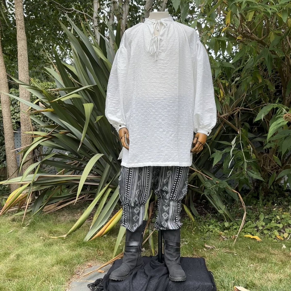 Medieval Shirt in Textured White Cotton & Linen