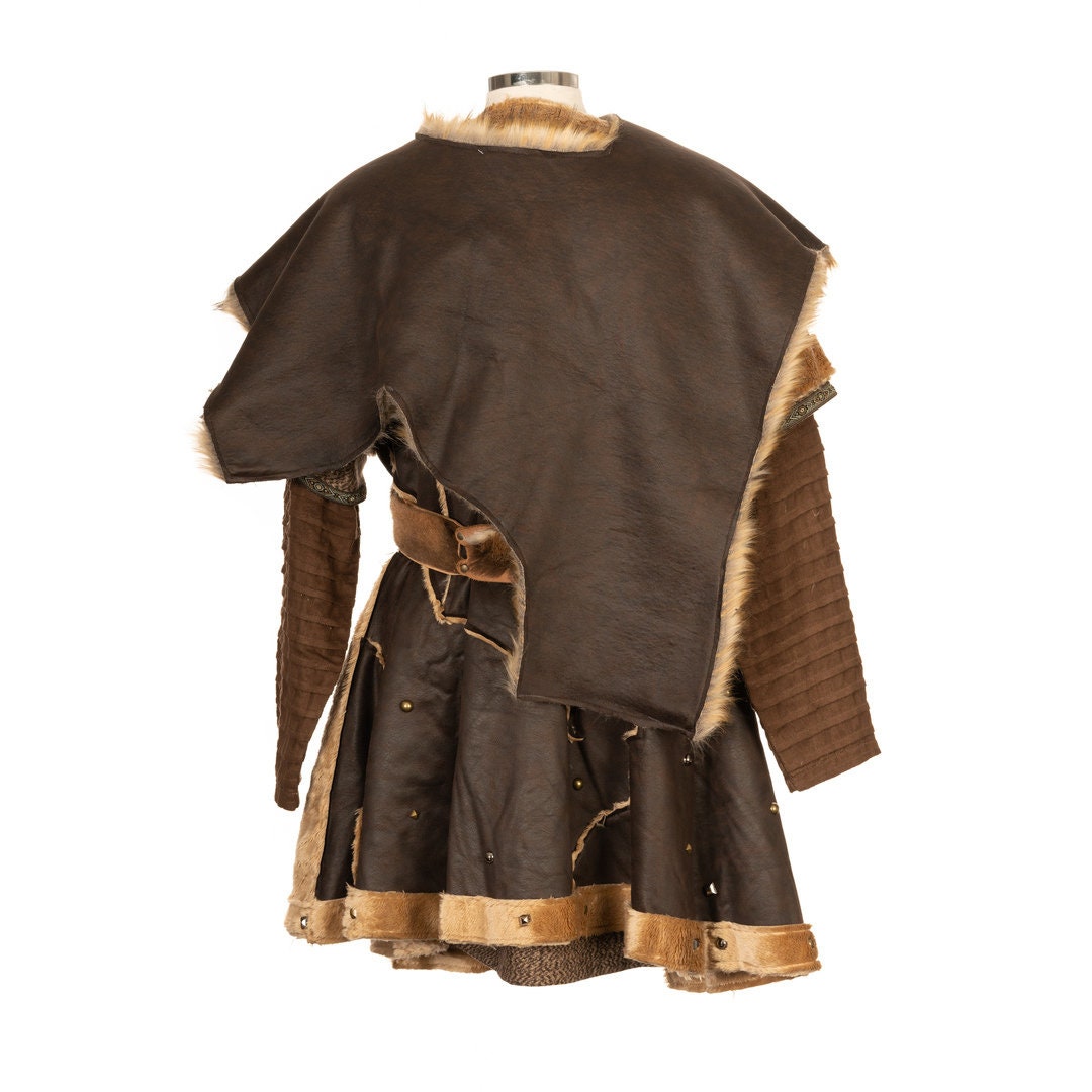 Back view of medieval faux leather LARP cape with fur trim and belt detail.
