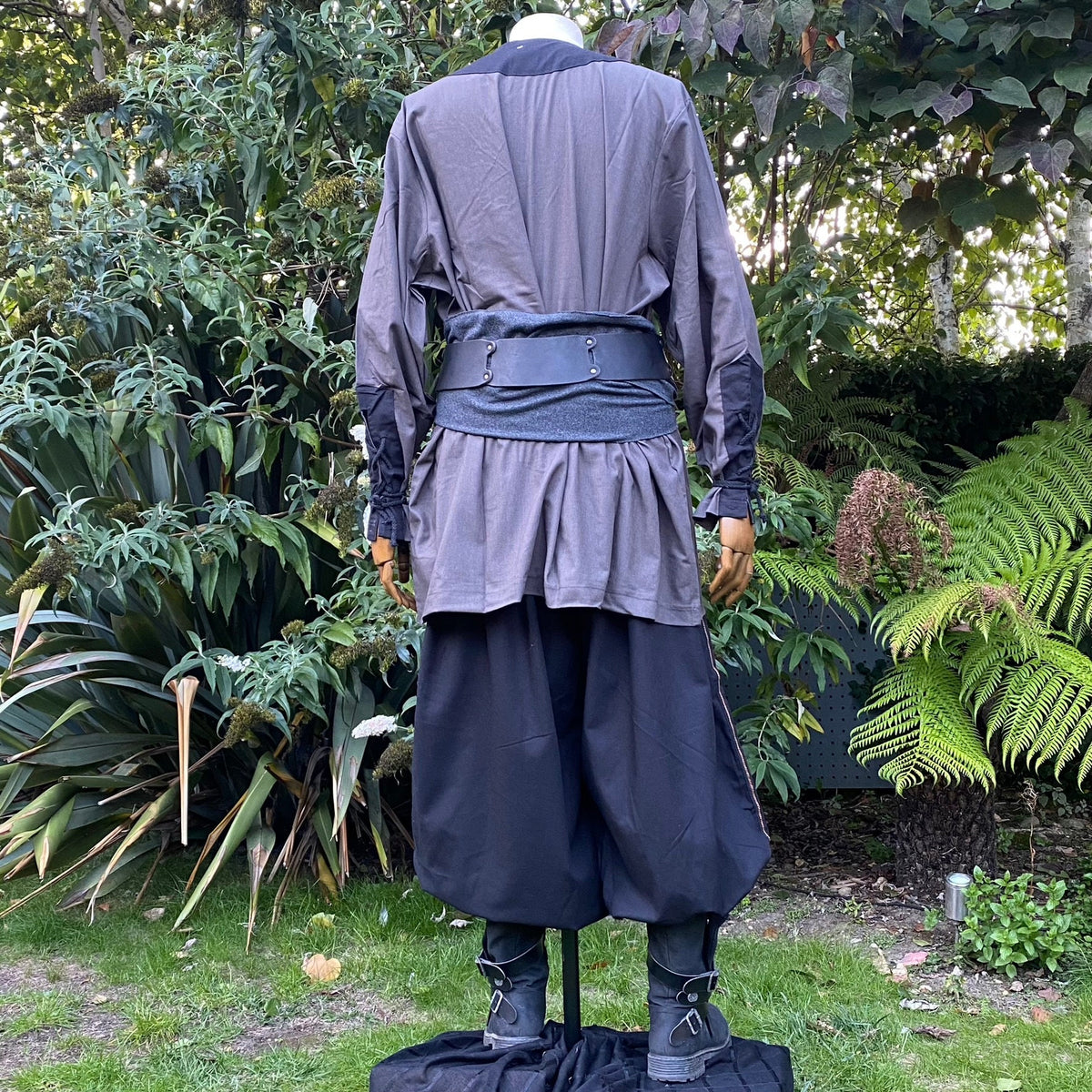 Viking shirt in cotton with grey black panels for cosplay.