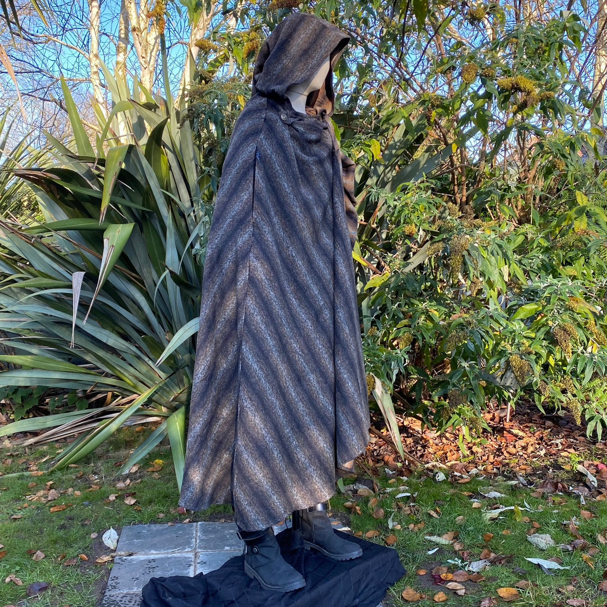 Side view of LARP medieval cloak on mannequin.