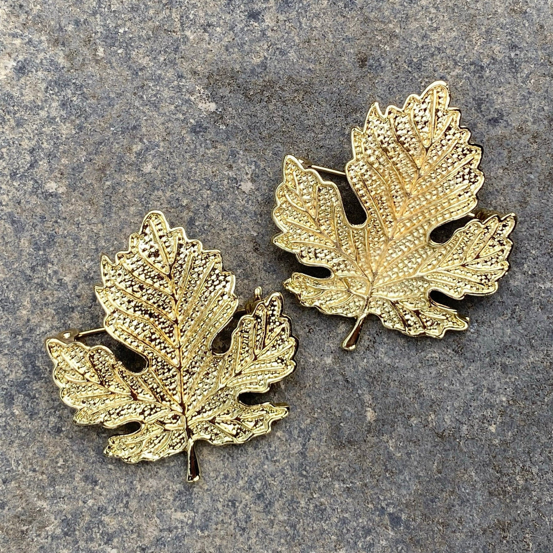 Brooch, Pack of 2, Elven Leaf, Pin, House Sigil, Gold LARP Accessory, for Cosplay, Renaissance Faire, Vikings, Medieval History Costumes - Chows Emporium Ltd