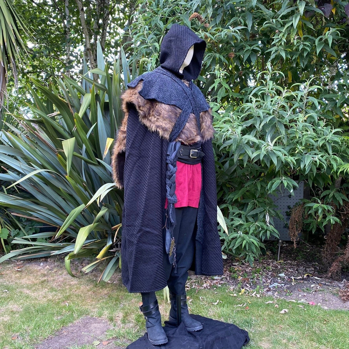 Medieval LARP outfit, side view; hooded mantle, faux fur trim.