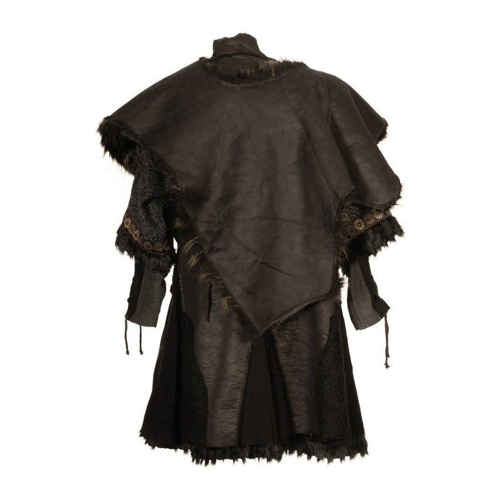 This LARP Fur Mantle is made from Faux Black & Brown Fur and is reversable. On the other side there is Black Faux Leather. The LARP Accessory is water resistant and has Woollen straps that can tie it to oneself. Perfect for LARP Characters & Cosplay.