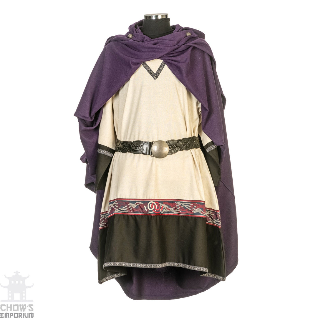 The Four Way LARP Cloak in Purple is a Versatile Cape with Hood. The Medieval Cloak is Water Resistant, and helps keep you warm in the cold. The Viking Style Cloak can be worn in four ways for different character needs; perfect for your LARP character, Cosplay Events, and Ren Faires. 